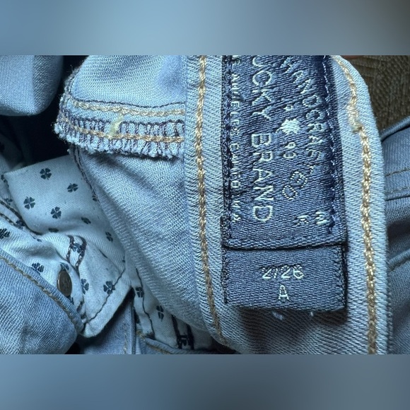 Lucky Brand Women's Lolita Skinny Grey Distressed Cropped Jeans,Size 26,Great - Picture 10 of 10